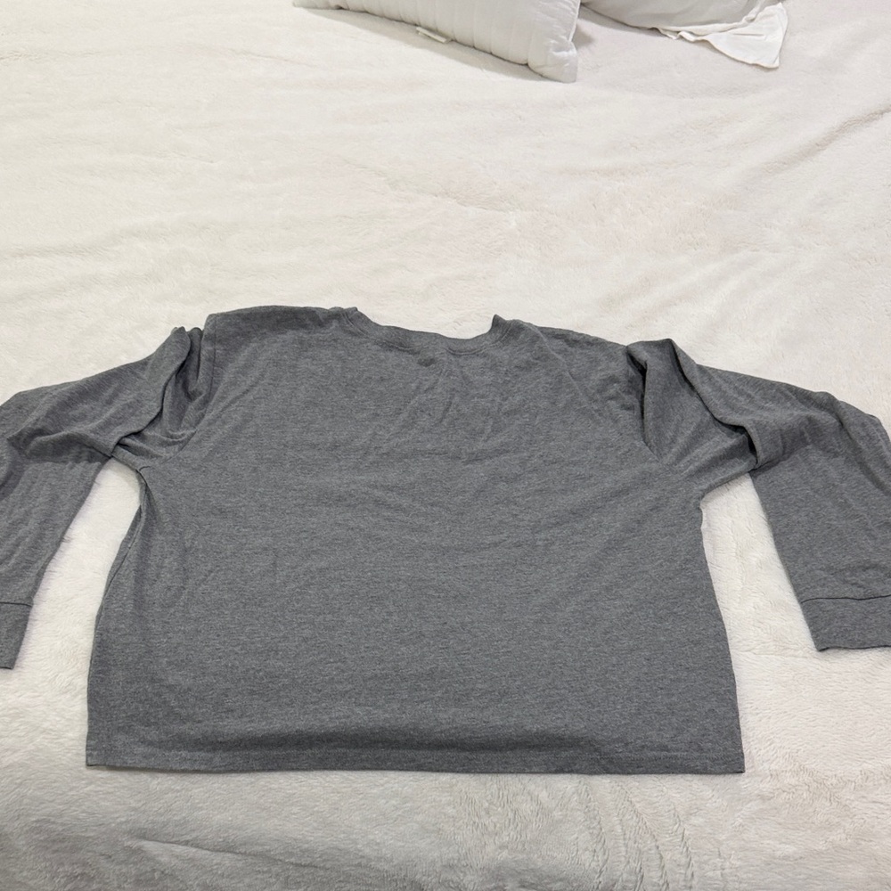 Hollister Charcoal Long Sleeve Tee - Picture 4 of 4